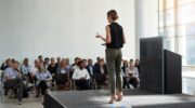 Как перестать бояться публичных выступлений за 20 минут: 7 шагов без паники — 2026